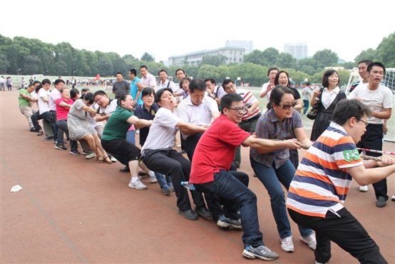 说明: F:\足球欧洲杯视频\201305教职工拔河赛\IMG_8414.JPG