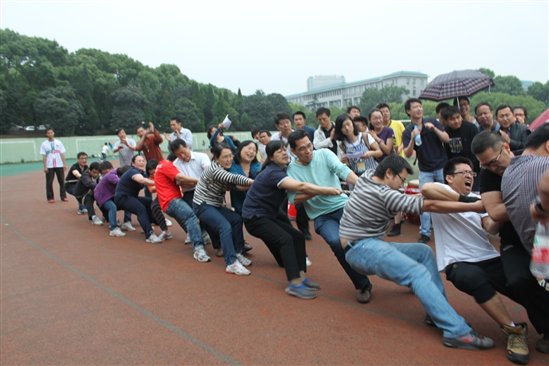 说明: F:\足球欧洲杯视频\201305教职工拔河赛\IMG_9293.JPG